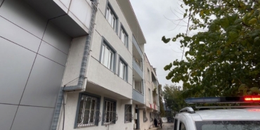 Dengesini kaybedip camdan düşen şahıs ağır yaralandı