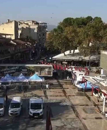 Sındırgı’da 4.9 büyüklüğündeki deprem anı kameralara