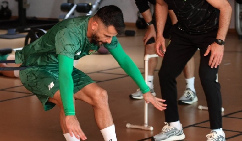 Bursaspor sabah antrenmanında kuvvet çalıştı