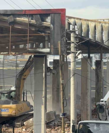 7 kişinin öldüğü parfüm dolum tesisi yıkılıyor