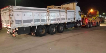 Kamyon çekiciye arkadan çarptı, 1 ölü