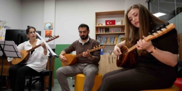 Başiskele’de her yaşa ücretsiz bağlama eğitimi