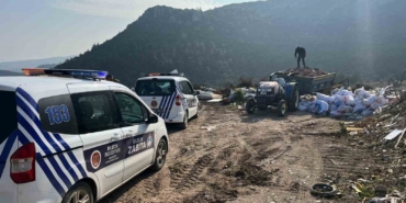 Bilecik’te inşaat atığını kaçak döken vatandaşa ceza kesildi