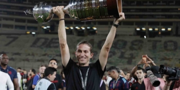 Filipe Luis, teknik direktörlük kariyerinde 5. kupasını kazandı