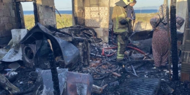 Bursa’da bir ev küle döndü, yanındaki bina hasar gördü