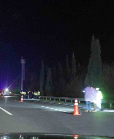 Anadolu Otoyolu’nda feci kaza: Otomobilin çarptığı yaya hayatını kaybetti