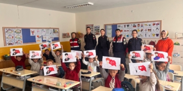 Jandarmadan öğrencilere ‘Güvenli gelecek’ eğitimi