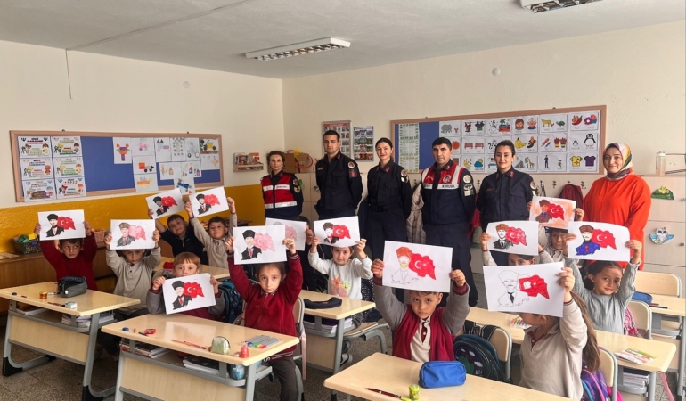 Jandarmadan öğrencilere ‘Güvenli gelecek’ eğitimi