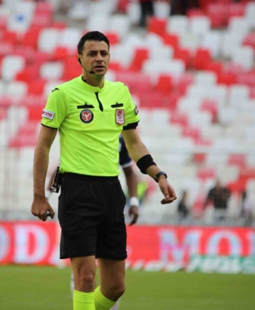 Kocaelispor - Galatasaray maçının VAR’ı Ali Şansalan oldu