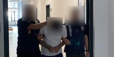 Kimlik bilgilerini çaldıkları vatandaşlar adına sahte kredi kartı çıkaran 2 şüpheli tutuklandı