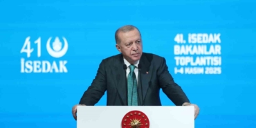 Cumhurbaşkanı Erdoğan, "Teşkilatımızın Kıbrıs Türk halkıyla danışmasını çok önemli görüyorum. Kıbrıs Türk halkını asla yanlız bırakmayacağız. Haklı davalarında yanlarında olacağız" dedi.