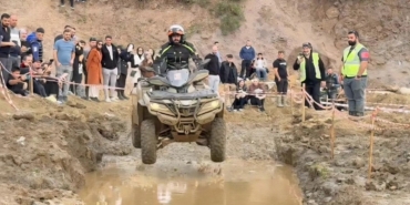 Gölcük’te ATV tutkunları zorlu parkurda mücadele etti