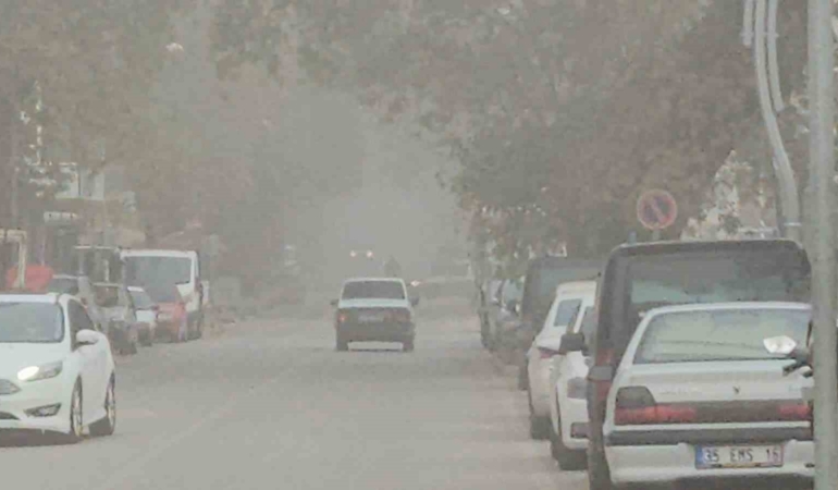 Sındırgı’da sis etkili oldu