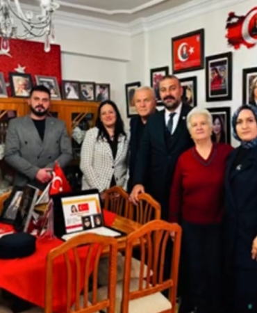 MHP Edirne teşkilatı, şehit ailelerinin evine misafir oldu