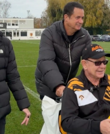 Acun Ilıcalı’dan, Hull City taraftarı Owen Griffiths’e jest