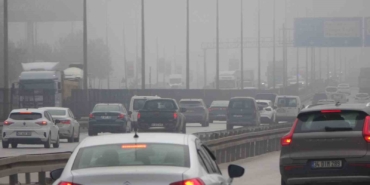 Kocaeli’de etkili olan sis sürücülere zor anlar yaşattı