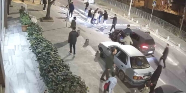 Arnavutköy’de işten çıkarılan genç kız sinir krizi geçirdi, ortalık karıştı