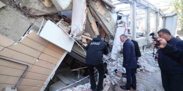 300 metre yarıçapındaki tüm binalarda ve zeminde detaylı ölçümler yapılıyor