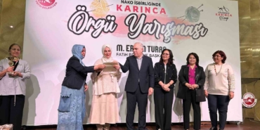 Fatih’te Örgü Festivali’nde dereceye giren yarışmacılar ödüllerini aldı