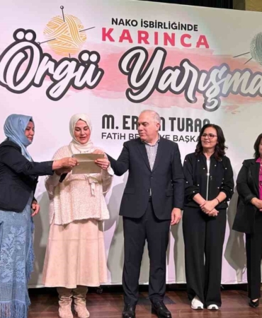 Fatih’te Örgü Festivali’nde dereceye giren yarışmacılar ödüllerini aldı