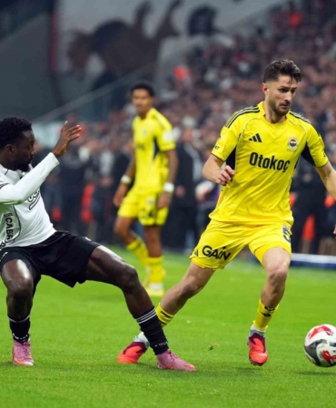 Trendyol Süper Lig: Beşiktaş: 1 - Fenerbahçe: 0 (Maç devam ediyor)