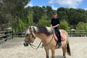 Evinde ölü bulunan 13 yaşındaki çocuğun cenazesi Adli Tıp Kurumu’ndan alındı