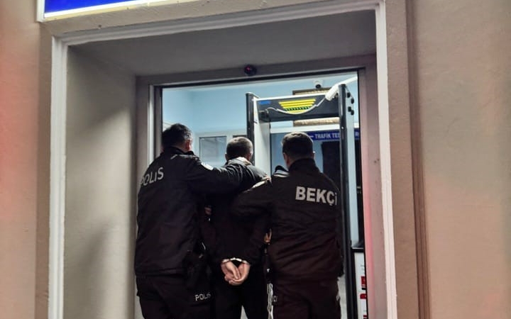 Sakarya’da uyuşturucu ve aranan şahıslara yönelik operasyon