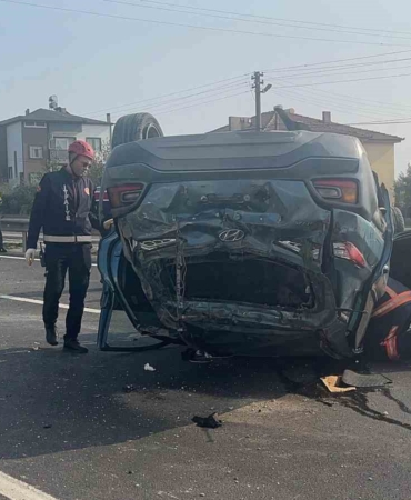 D-650’de otomobil takla attı: 2 yaralı