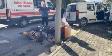Bursa’da eğitim pistinde feci kaza...Ehliyetsiz genç kuryeye çarptı