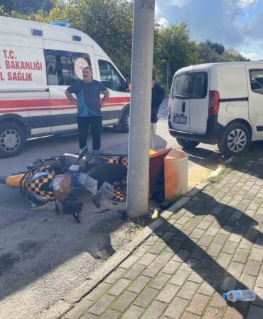 Bursa’da eğitim pistinde feci kaza...Ehliyetsiz genç kuryeye çarptı