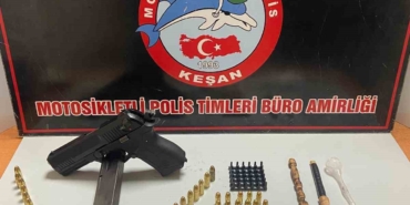 Polisin durdurduğu araçta uyuşturucu, tabanca ve mermi ele geçirildi