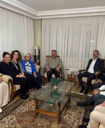 MHP, "Terörsüz Türkiye" hedefiyle kapı kapı vatandaşla buluşuyor