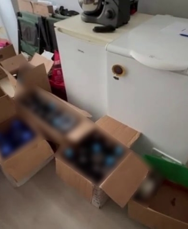 Sakarya’da kaçak içki operasyonu: Bidon bidon sahte alkol ele geçirildi