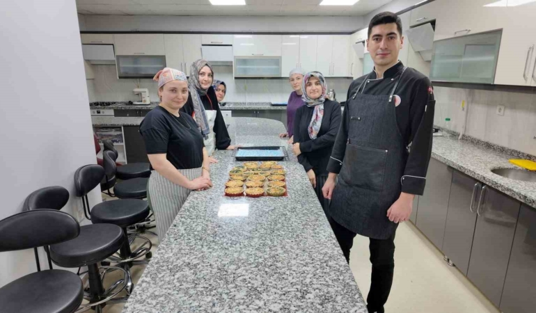 Çayırova’da "geleceğin pasta şefleri" eğitimlere başladı