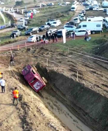 Arnavutköy’de Off-Road şenliğinde yürekleri ağza getiren anlar