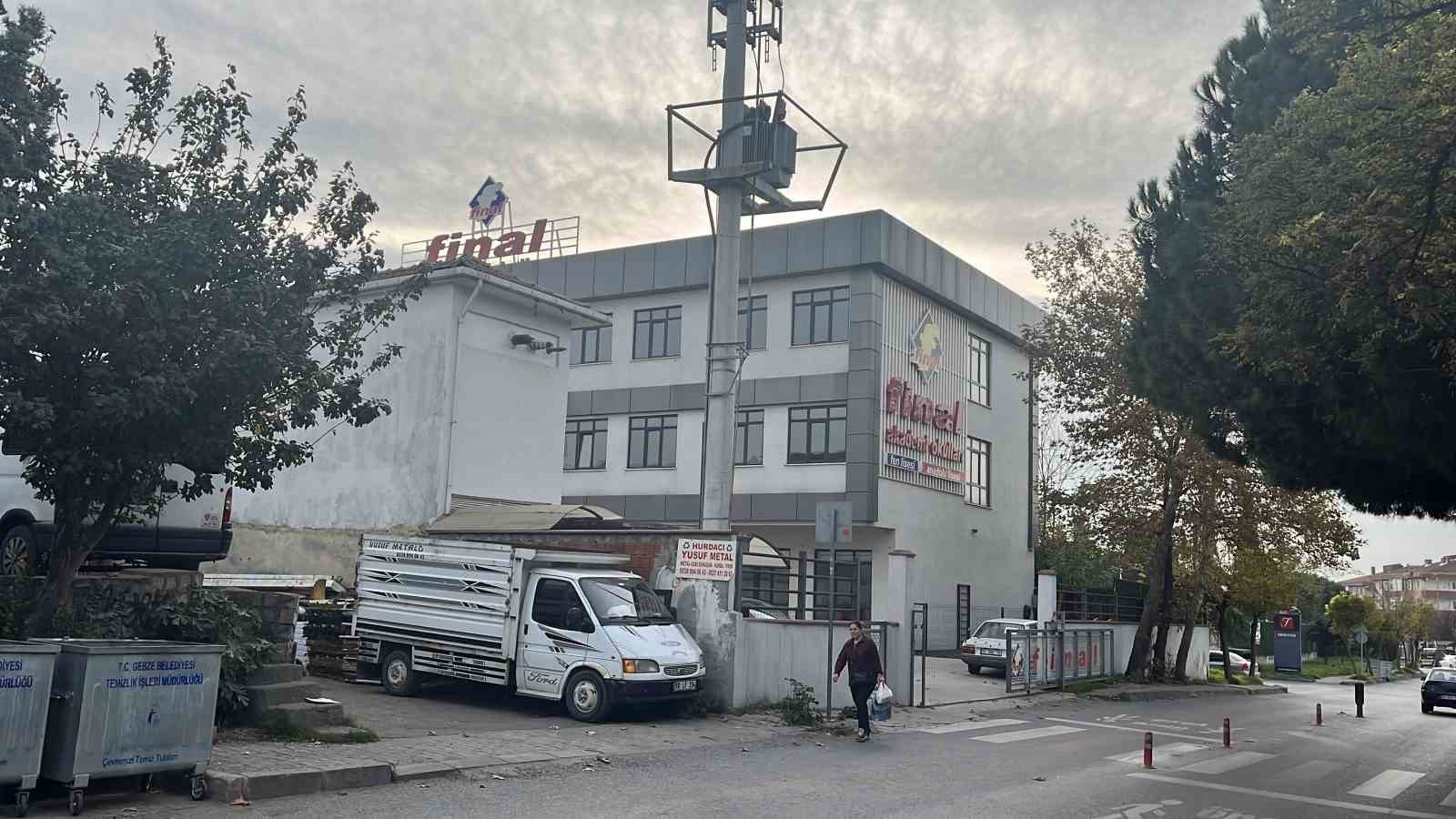 Kocaeli’de özel lisede gıda alarmı: 14 öğrenci hastaneye kaldırıldı