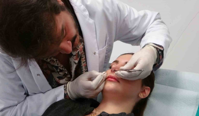 Tuzla Devlet Hastanesi’nde yapay zekâ destekli estetik cerrahi dönemi başladı