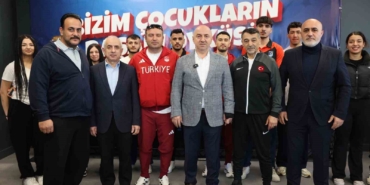 Başkan Bıyık milli sporcularla bir araya geldi
