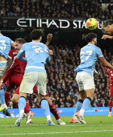 Manchester City, Liverpool’u 3-0 ile geçti