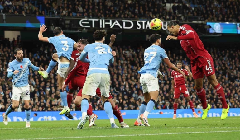 Manchester City, Liverpool’u 3-0 ile geçti