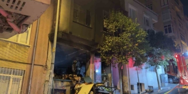Bağcılar’da iş yerinde çıkan yangın binayı sardı. 1 yaralı
