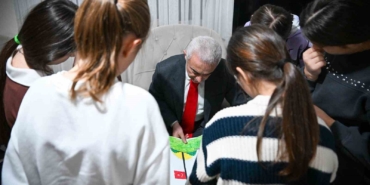 Kırklareli Valisi ve eşi sevgi evlerinde kalan çocuklarla buluştu