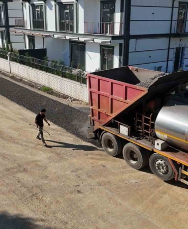 Atakent Mahallesi’ndeki 4 sokak asfaltlandı