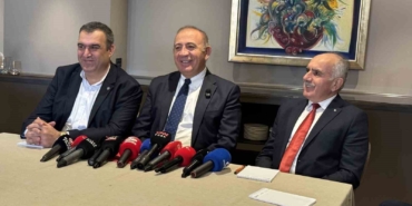 CHP İstanbul İl Başkanı Gürsel Tekin: "Çift başlılık diye bir şey yok, mühür kimdeyse Süleyman odur"