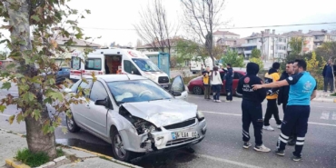 Pınarhisar’da otomobiller çarpıştı: 3 kişi hafif yaralandı