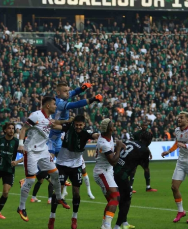 Trendyol Süper Lig: Kocaelispor: 0 - Galatasaray: 0 (Maç devam ediyor)