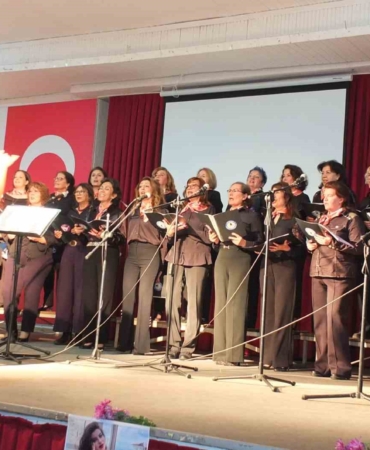 Balıkesir’de çok sesli kadın korosundan farkındalık konseri