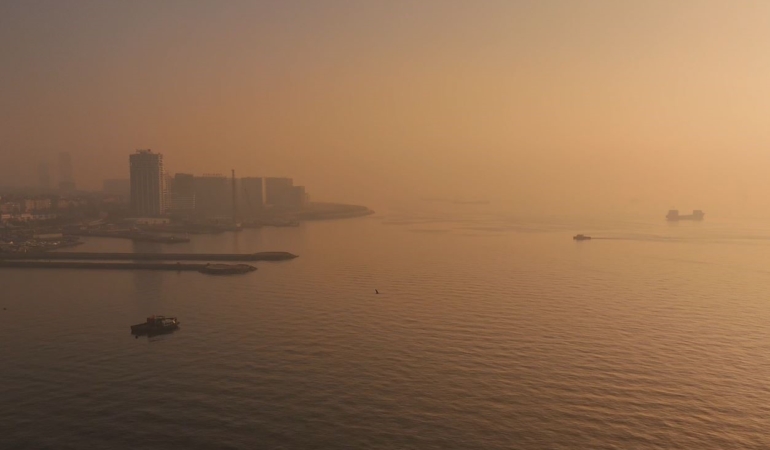 İstanbul sisle birlikte kartpostallık görüntülere sahne oldu