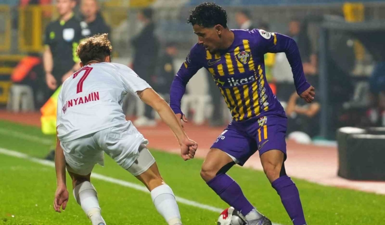 Trendyol Süper Lig: Eyüpspor: 0 - Antalyaspor: 0 (İlk yarı)