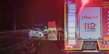 Balıkesir’de otomobil tıra arkadan çarptı; 1 ölü